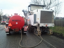 Práce traktorovou cisternou